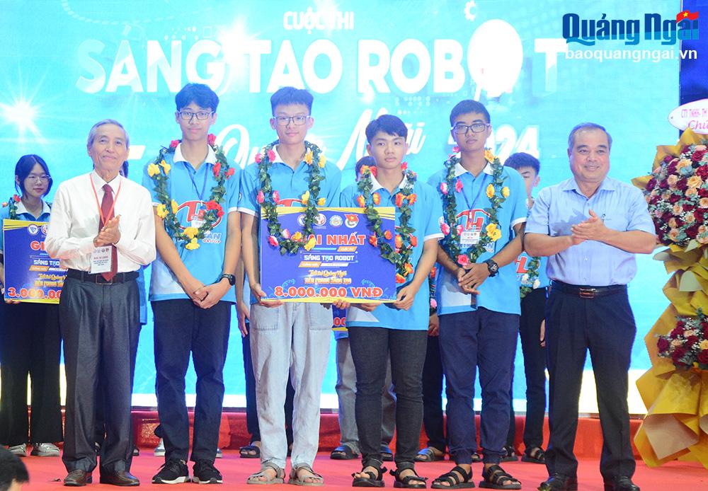 Bế mạc Cuộc thi Sáng tạo Robot Quảng Ngãi lần thứ II